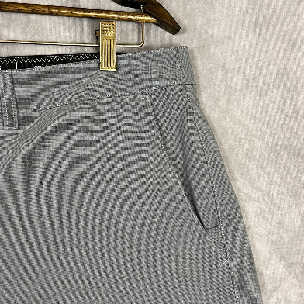 7 Diamonds Shorts Gray Momentum Performance‎ Hybrid 10